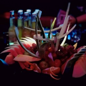 上海浦东新区高东镇附近酒吧招聘包厢服务员,工作好做吗？