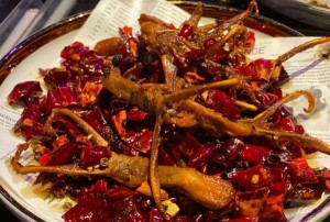 上海闵行区梅陇镇附近夜场招聘包厢陪唱,交五险一金吗？