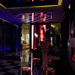 上海中档夜场ktv招聘包厢服务员,有学历要求吗？