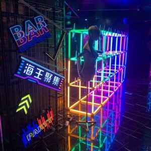 杭州生意火爆的夜场招聘包厢气氛组,场子生意好吗_