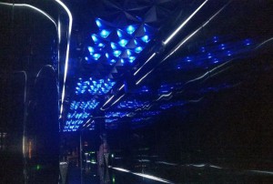 上海中低档酒吧ktv招聘酒水销售员,安排住宿吗