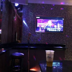 上海日薪高的夜总会ktv招聘商务礼仪,是上白班还是上夜班