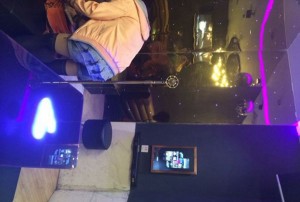 杭州哪家酒吧ktv招聘商务接待,薪资待遇包括基本工资外还有其他福利吗？