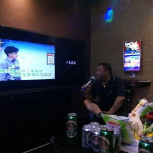 杭州顶级酒吧招聘包厢陪唱,工作环境和氛围如何？
