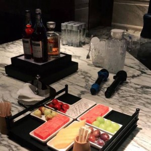 杭州新开的酒吧招聘包厢气氛组,夜场上班适合穿黑色衣服吗？