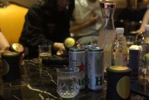 上海知名的酒吧招聘包厢气氛组,有学历要求吗？