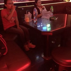 上海虹口区江湾镇街道附近夜场招聘酒水促销员,不限身高