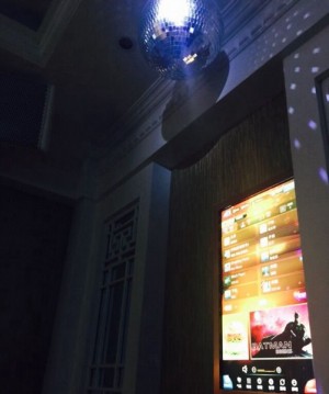 上海中高档夜总会招聘商务接待,需要统一穿工装吗_