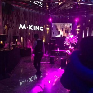 杭州萧山区临浦镇附近夜总会招聘女服务员,有学历要求吗？